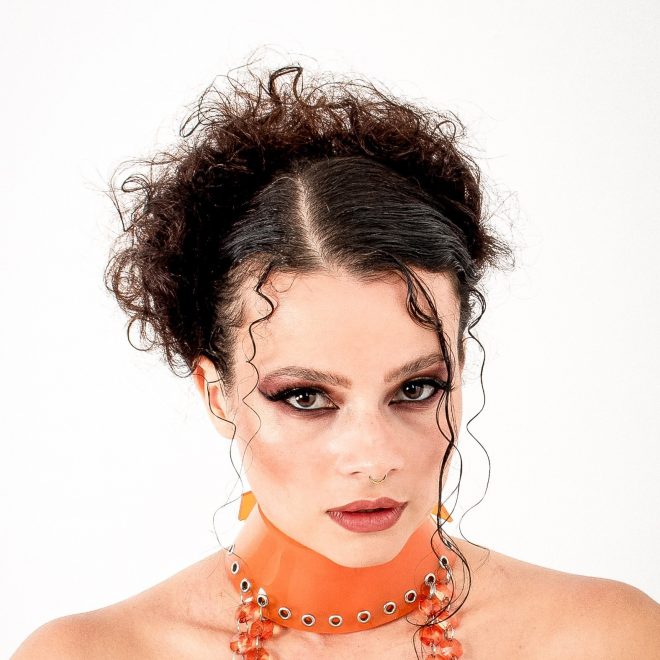 Laura Korinth – hybrid producer, singer, author, archivist.