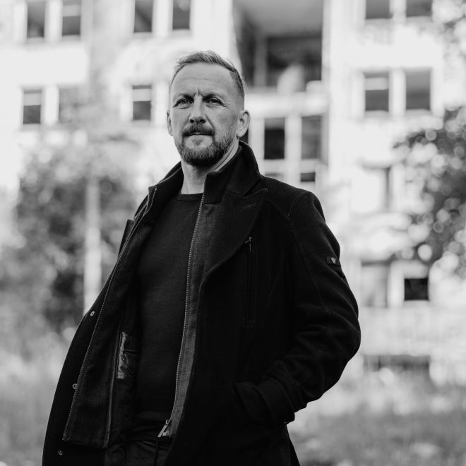 Torsten Kanzler unveils hypnotic new techno track 'close your eyes'